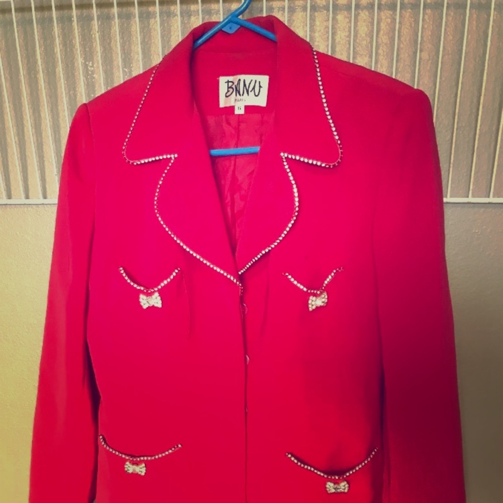 Banu Paris 6 Pageant Interview Suit Red Stoned